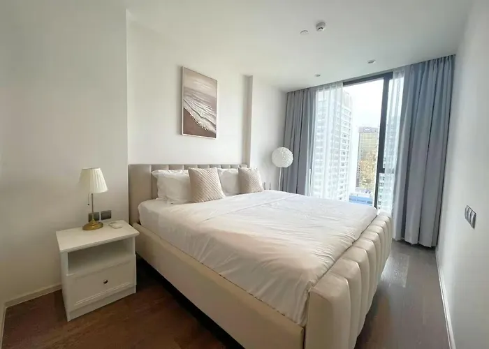 Luxury Asoke Sukhumvit Near By Bts Mrt Sleeps 4 Bangkok